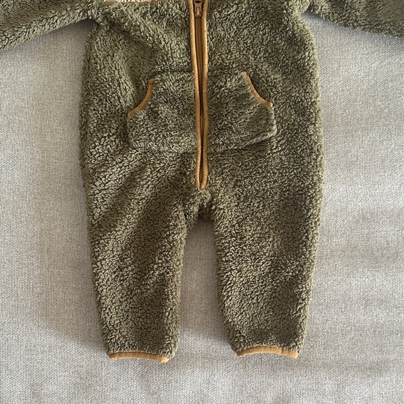 Eddie Bauer Olive and Beige Kids Footie - Picture 2 of 7